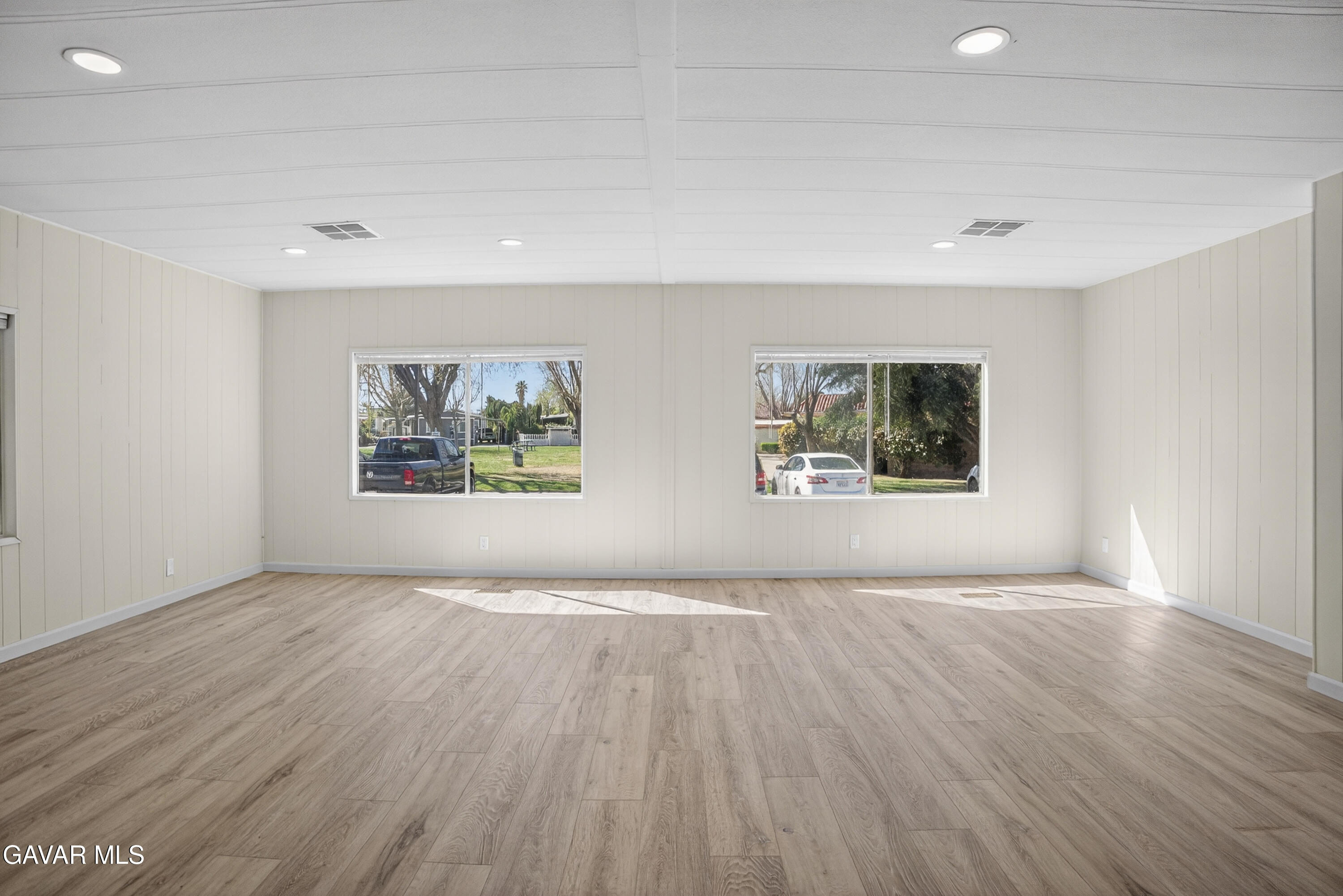 1301 E Avenue I, 348