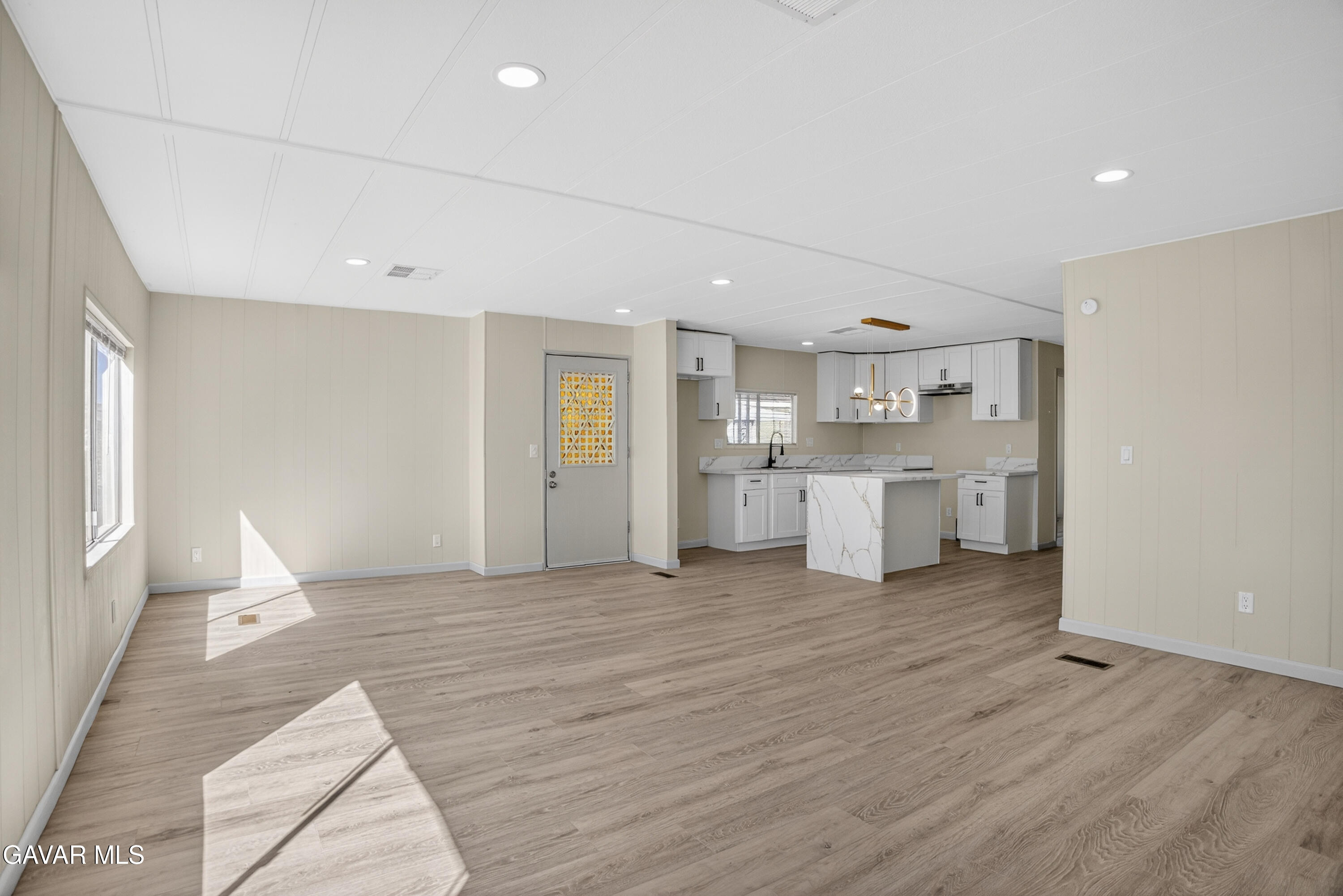 1301 E Avenue I, 348