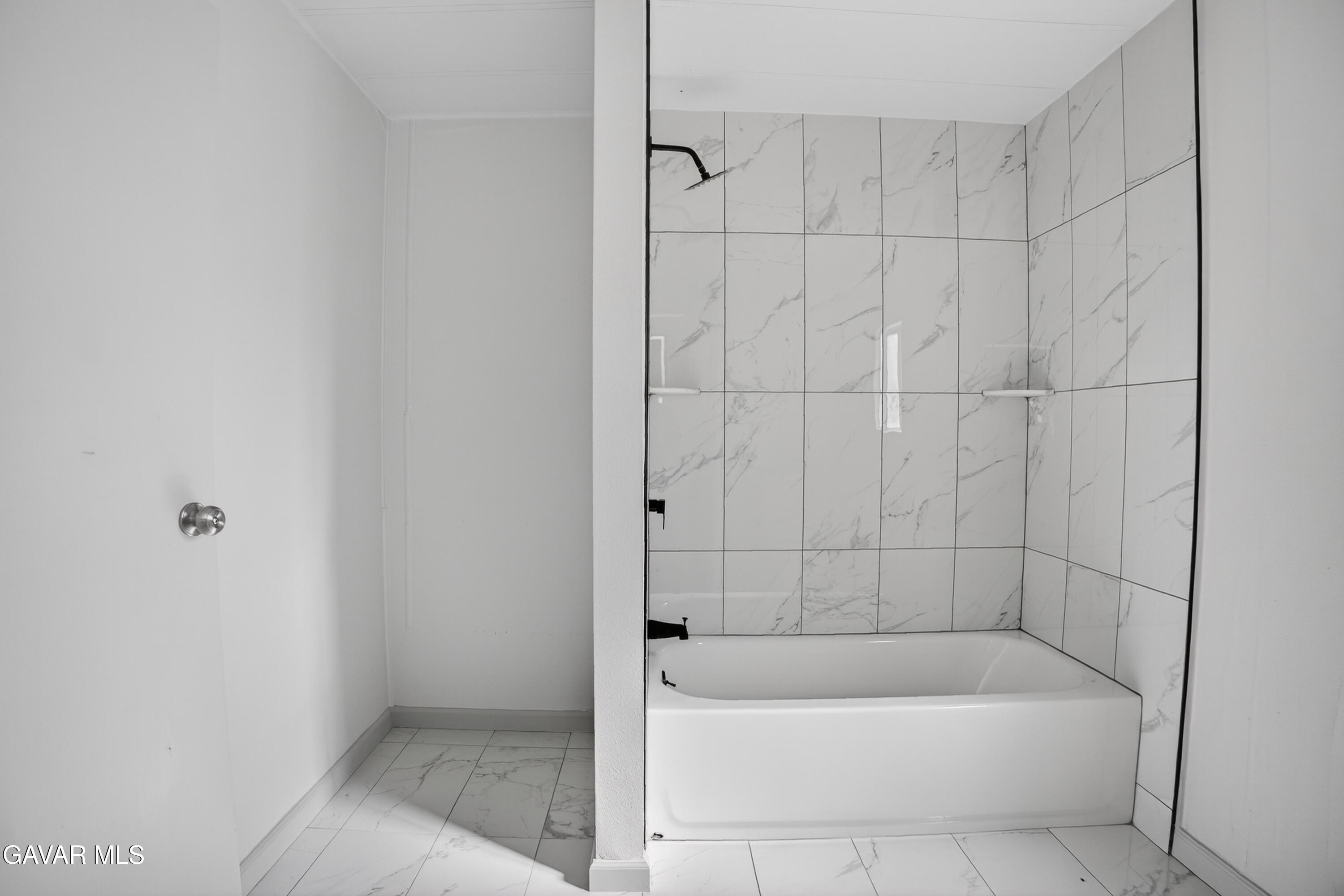 1301 E Avenue I, 348