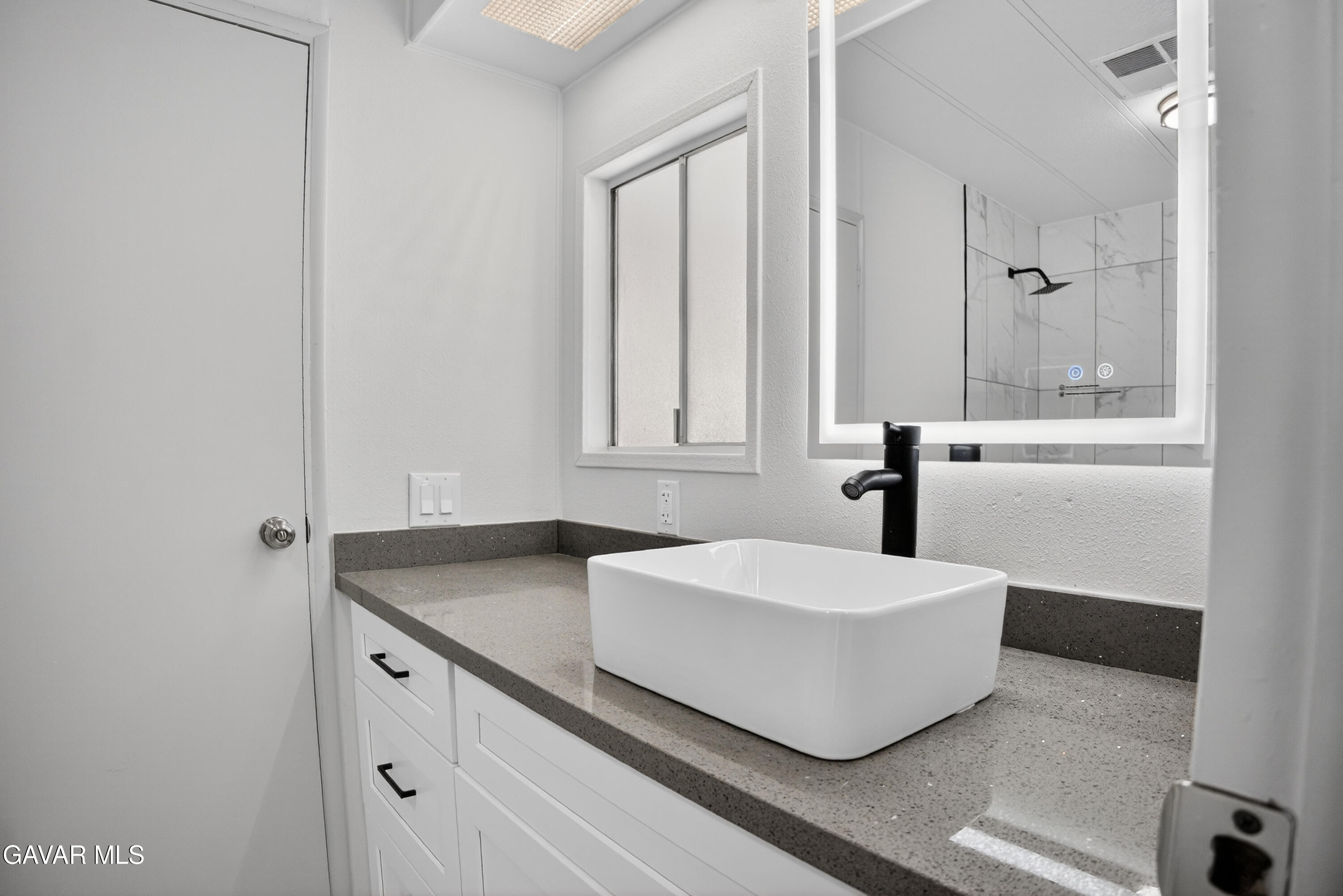 1301 E Avenue I, 348