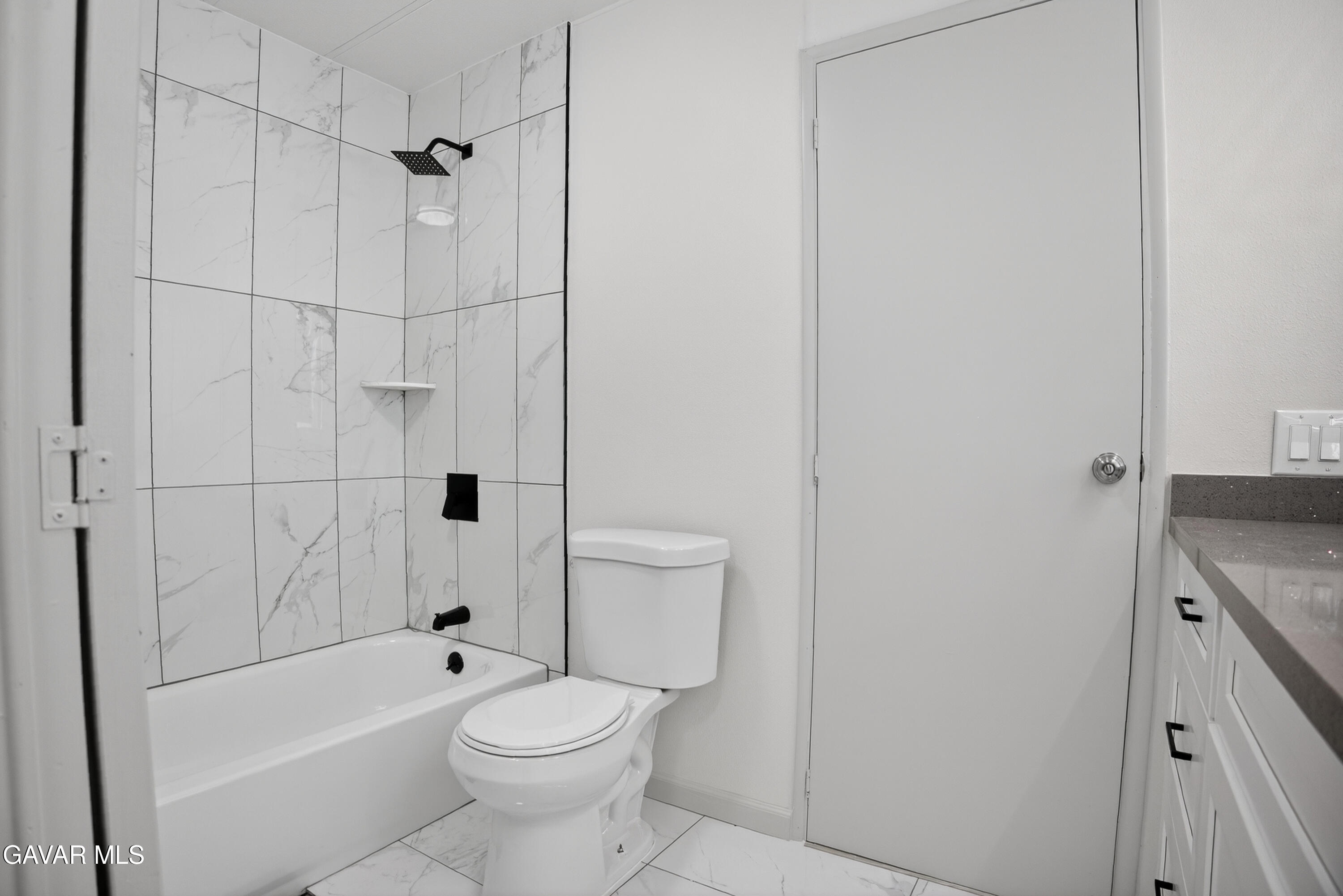 1301 E Avenue I, 348