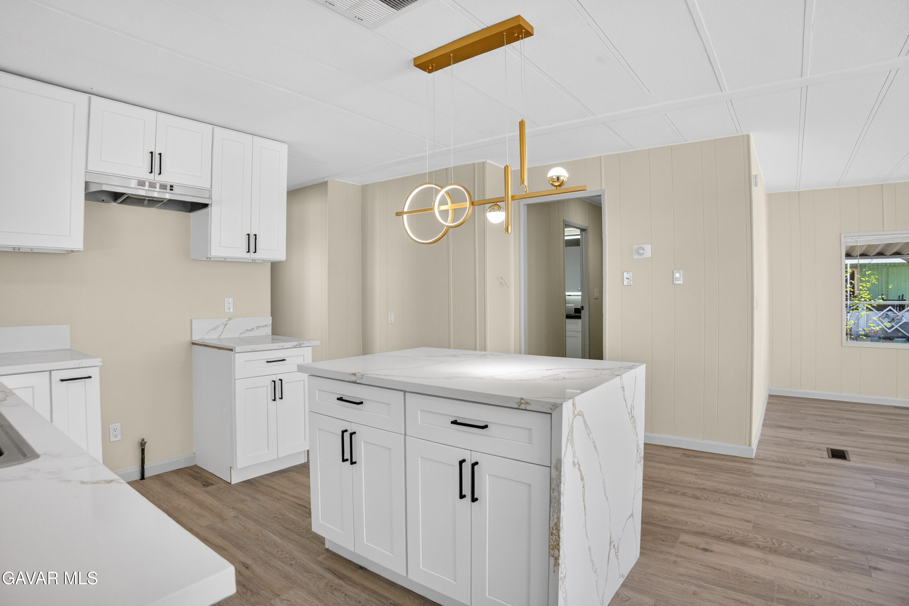 1301 E Avenue I, 348