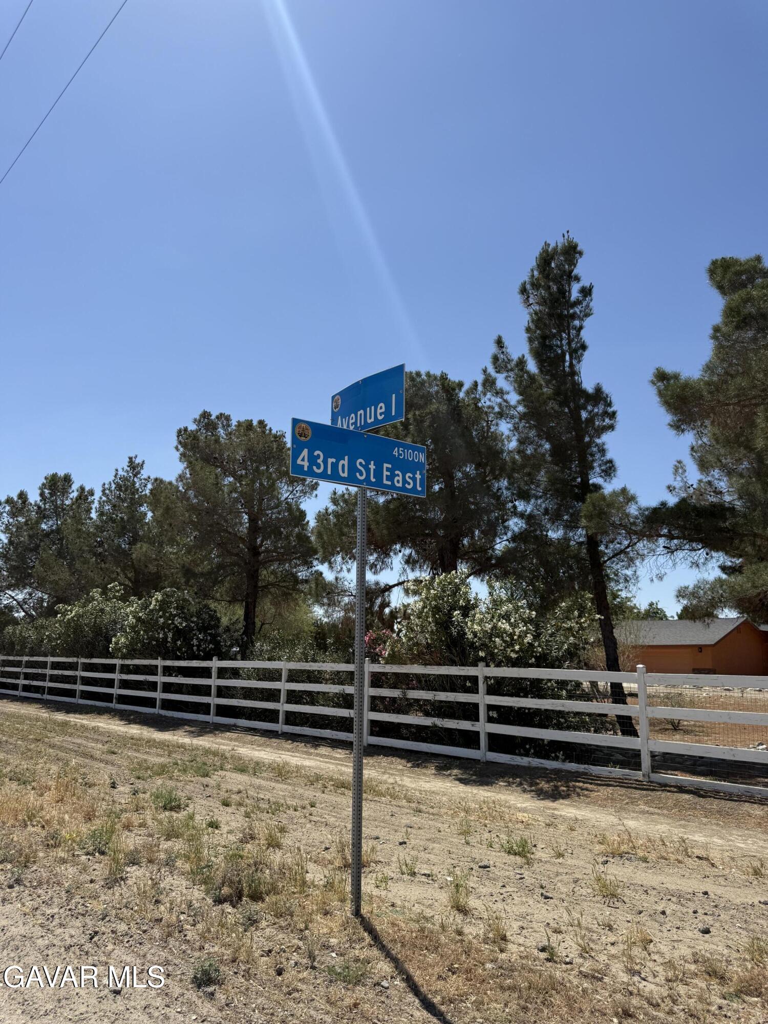 E Avenue I E Ave I Vic 45 Ste