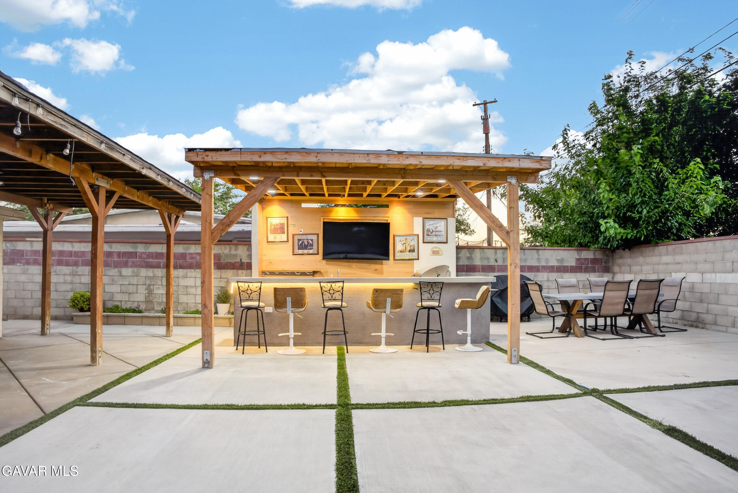 733 W Avenue H12