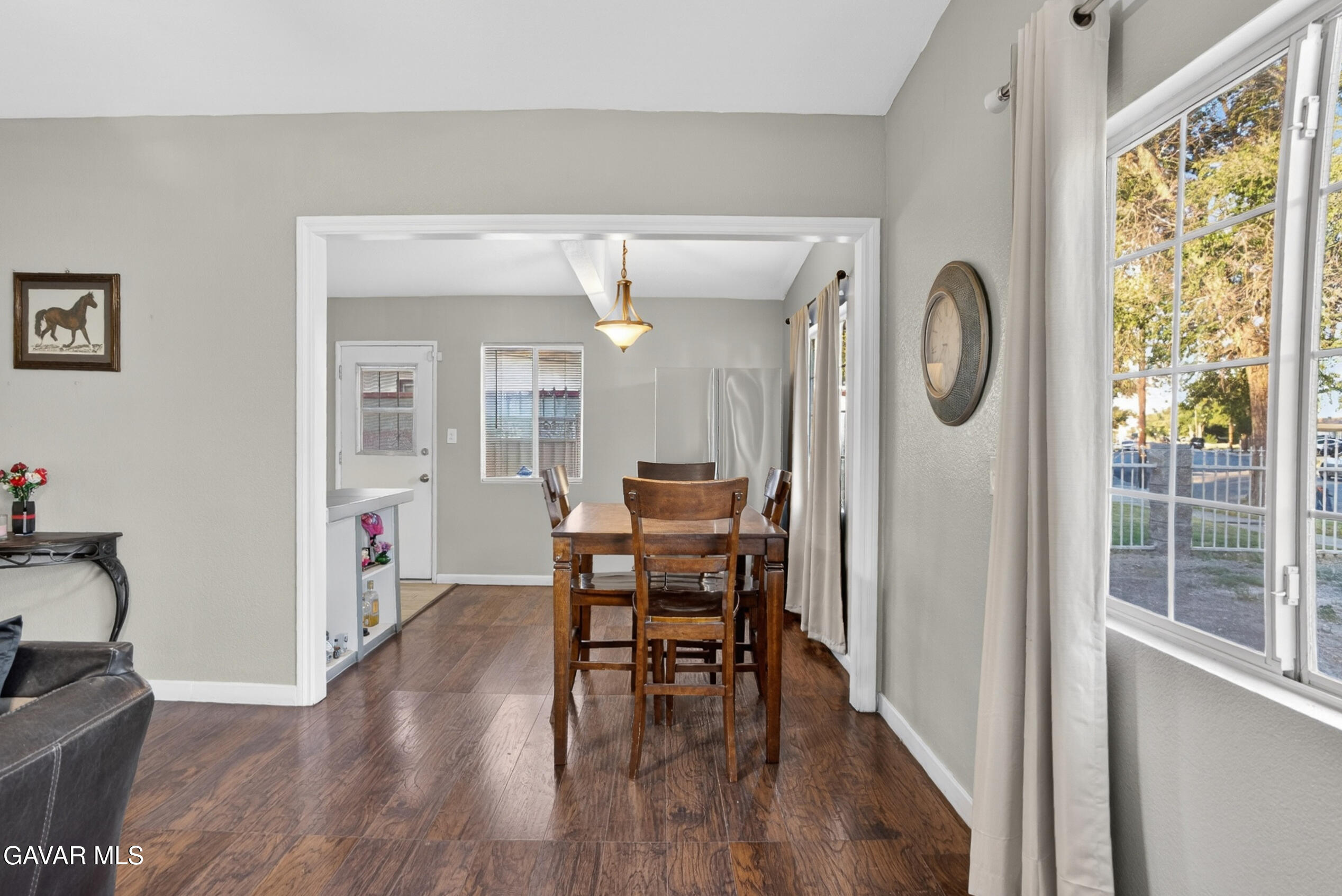733 W Avenue H12