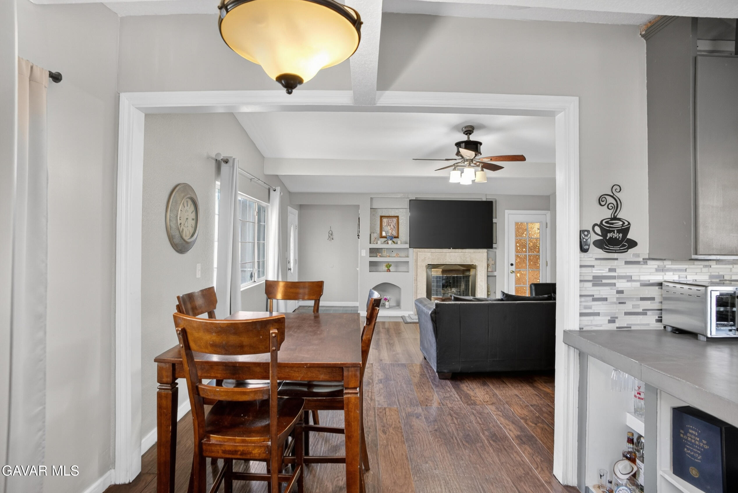 733 W Avenue H12