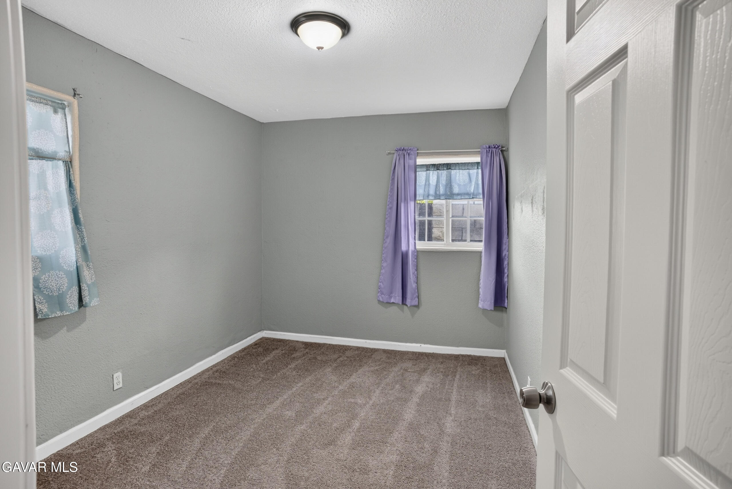 1109 W Oldfield Street