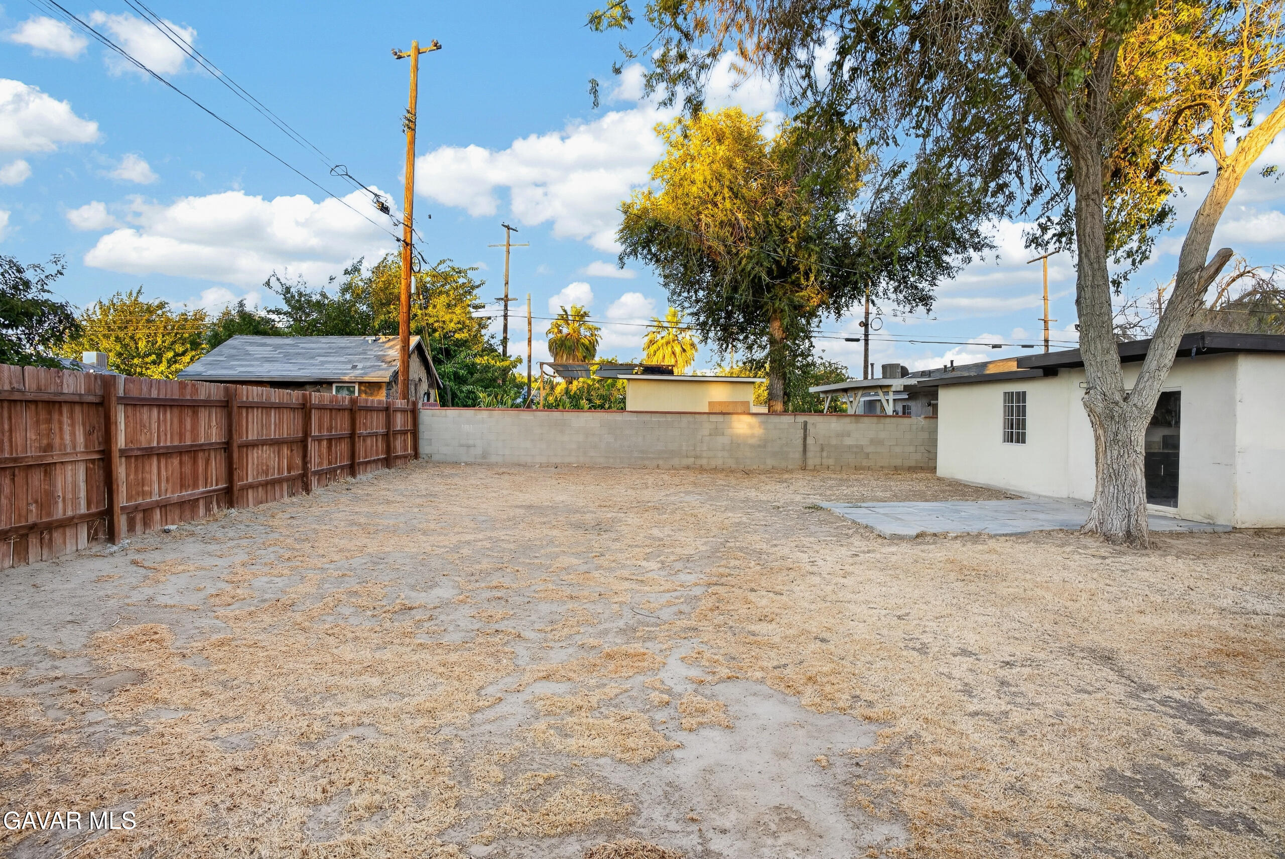 1109 W Oldfield Street