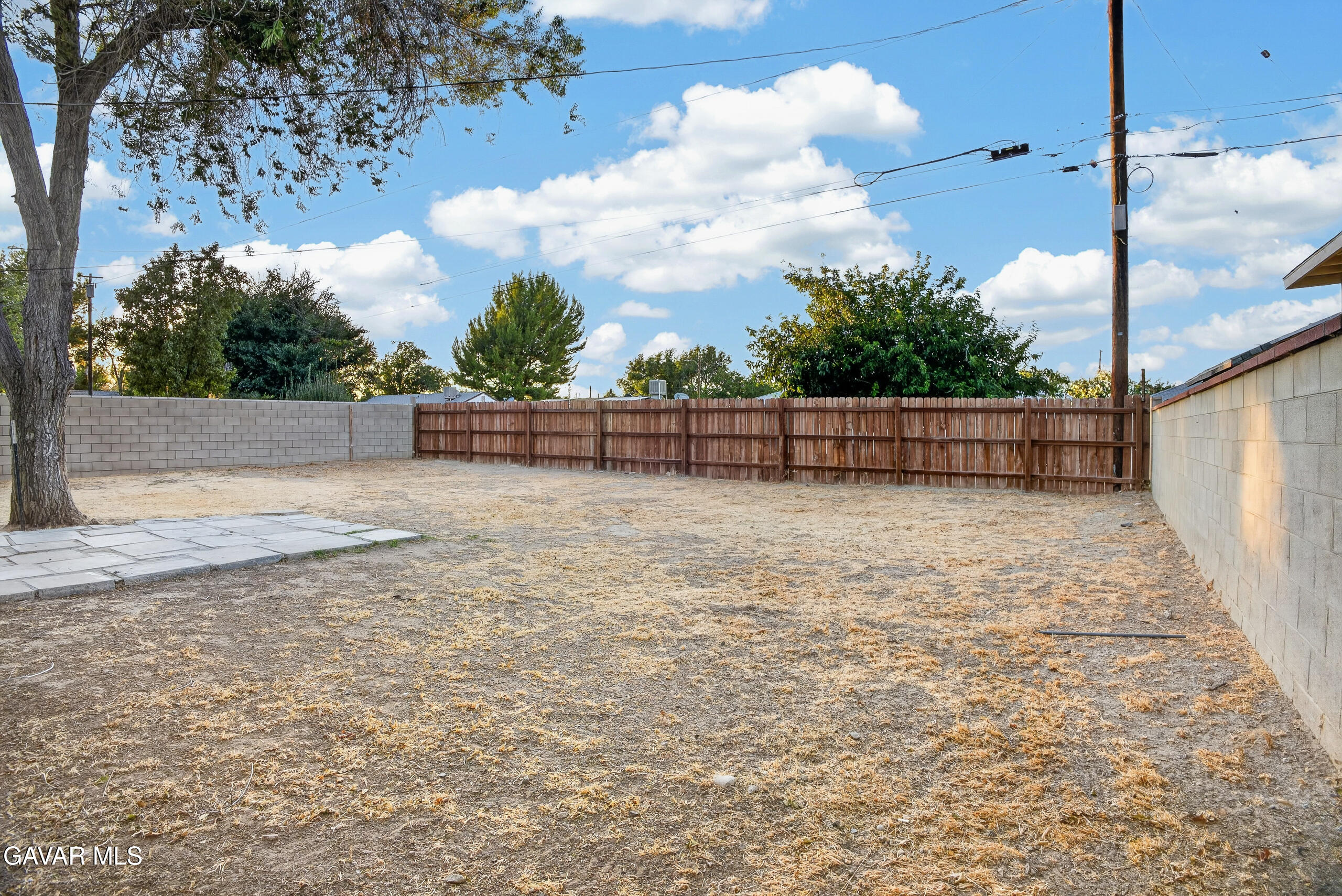 1109 W Oldfield Street