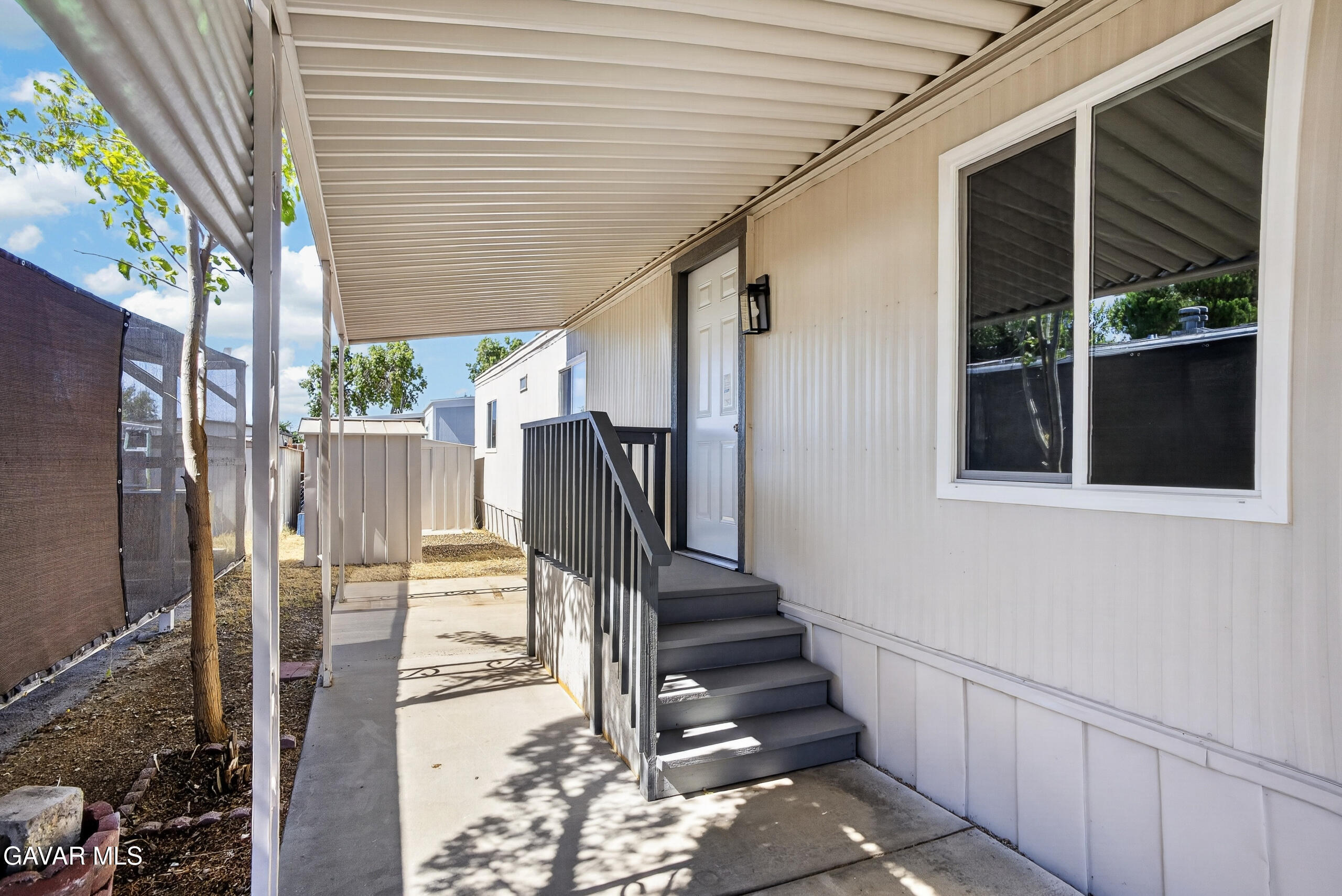1301 E Ave I, 87
