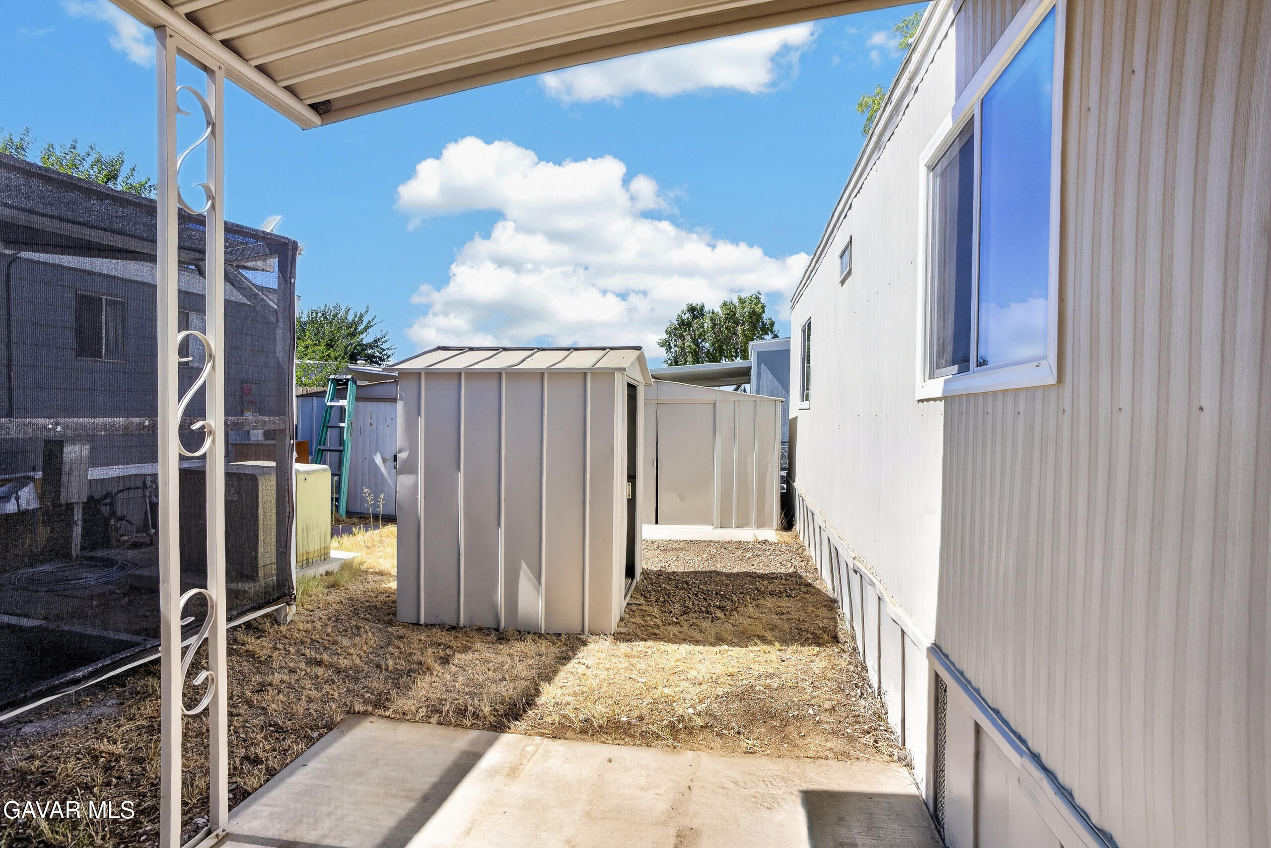 1301 E Ave I, 87