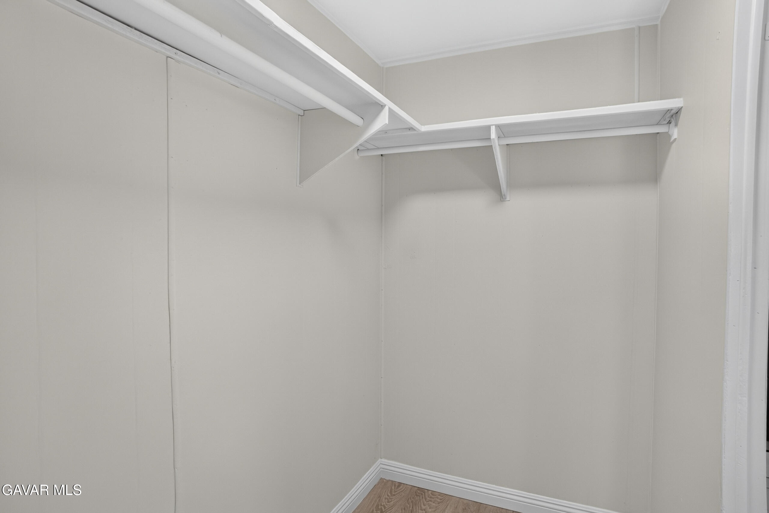 1301 E Ave I, 87