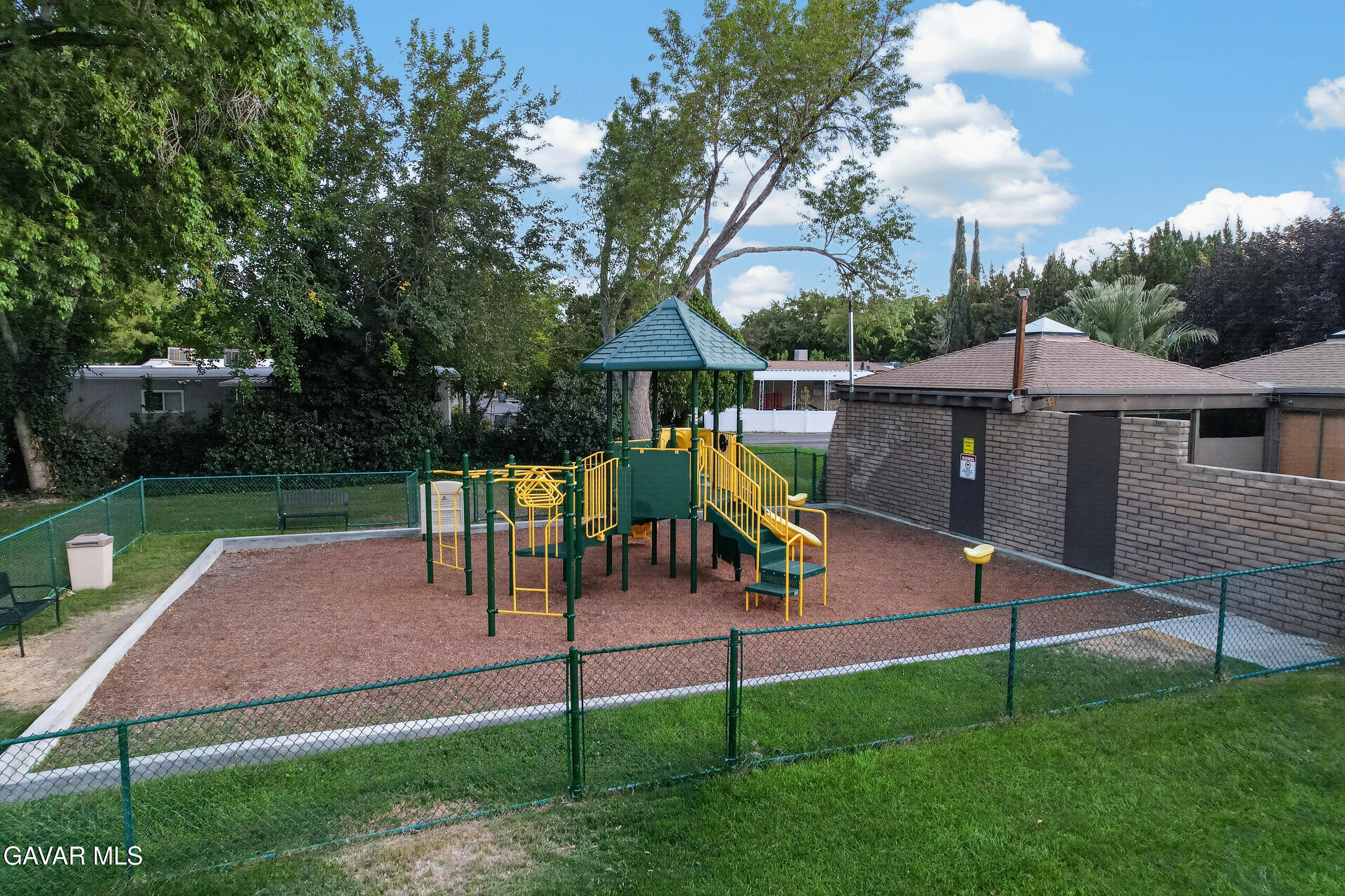 43850 E 20th Street, 83