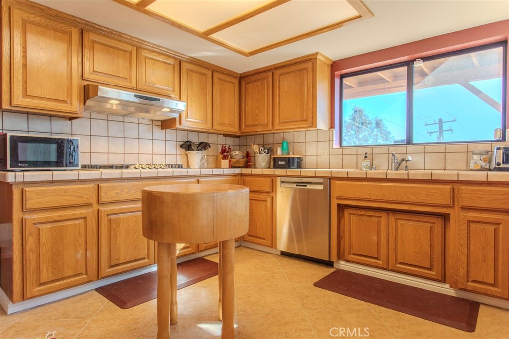 830 Sierra Vista Drive