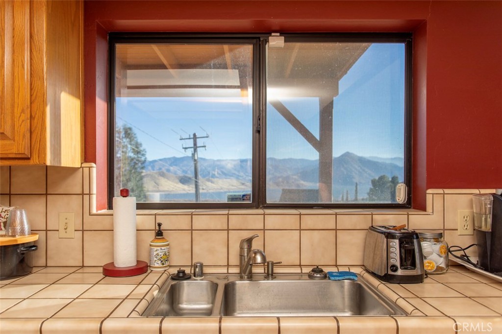 830 Sierra Vista Drive