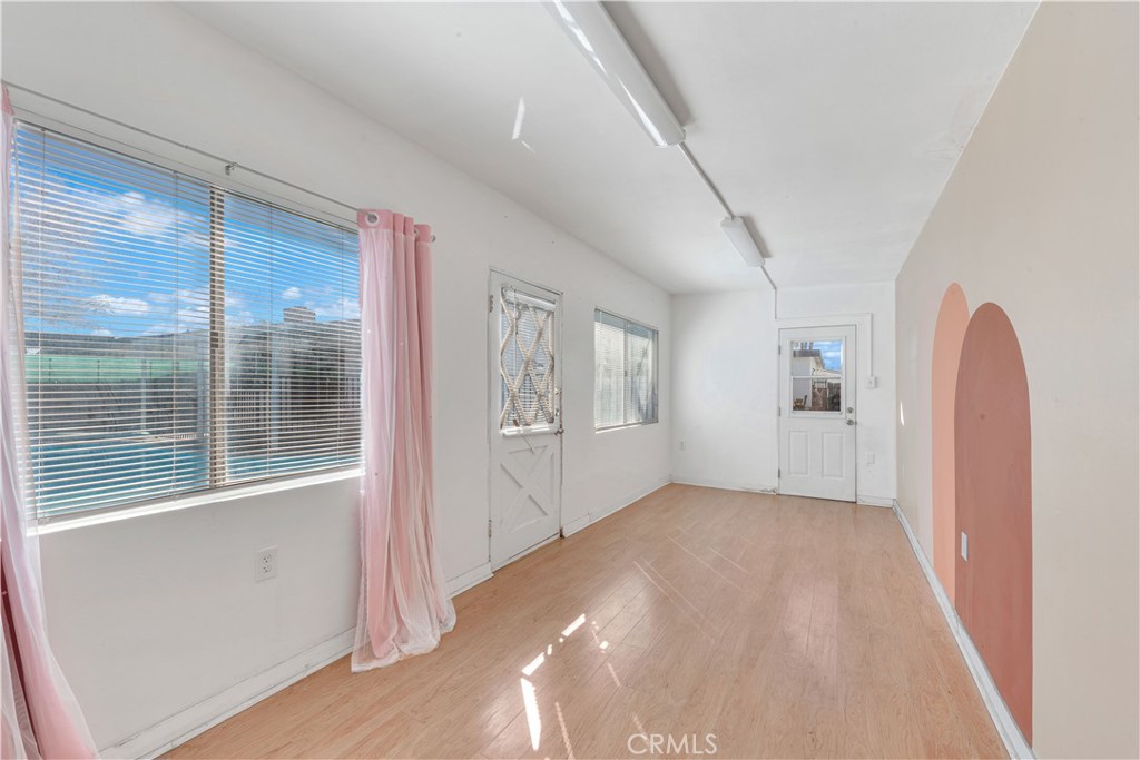 815 W Holguin Street