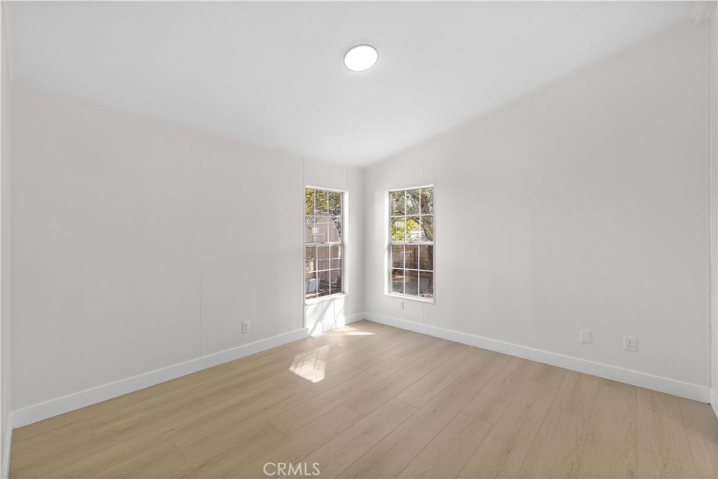 45111 25th E 52