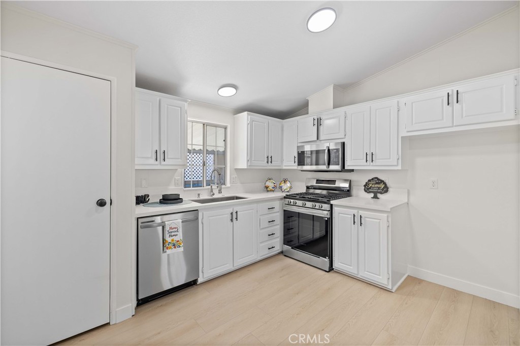 45111 25th E 52