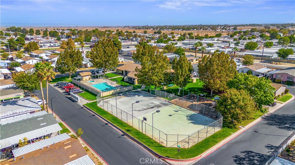 45111 25th E 52