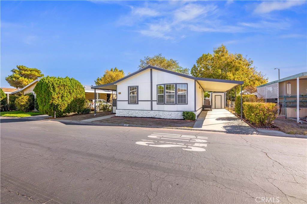 45111 25th E 52
