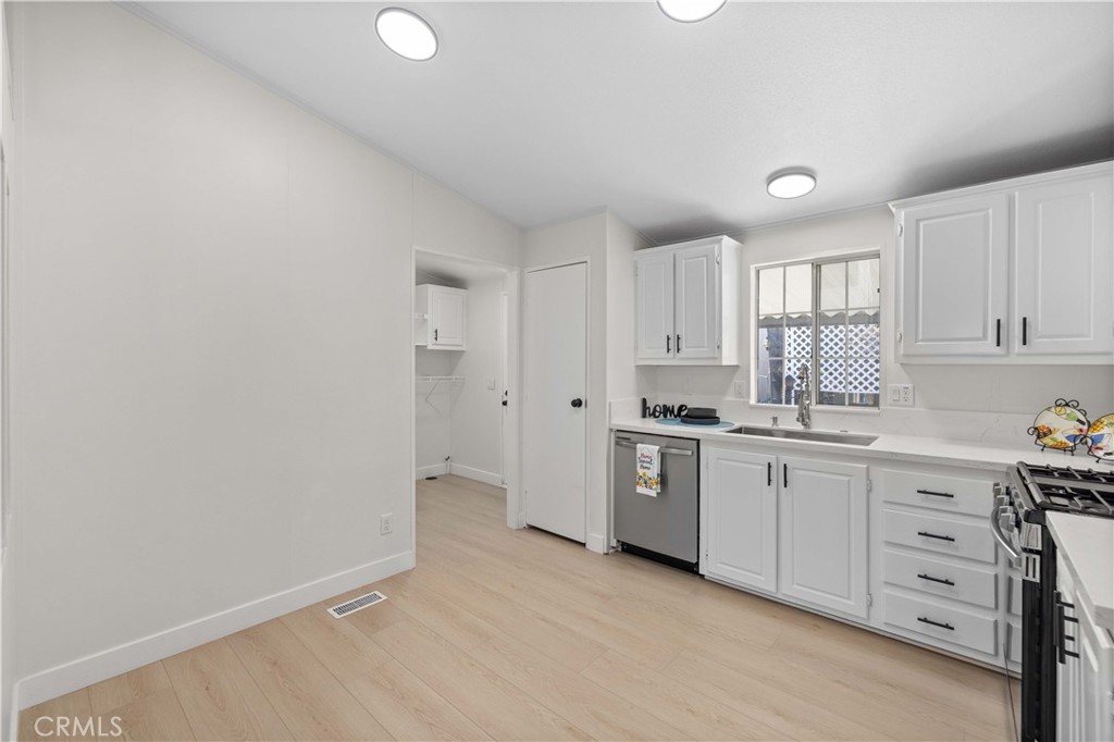 45111 25th E 52
