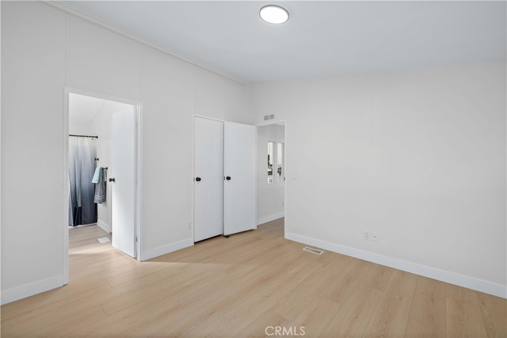 45111 25th E 52