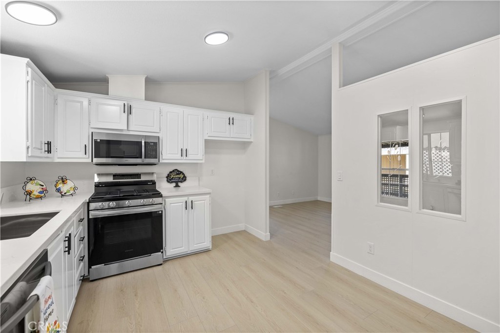 45111 25th E 52