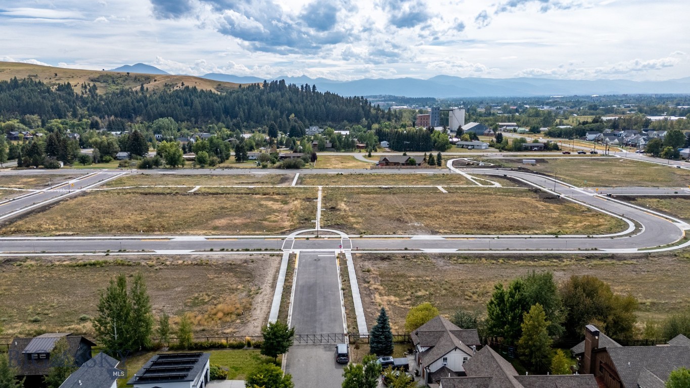 TBD Canyon Gate/Lucy Lane Boulevard