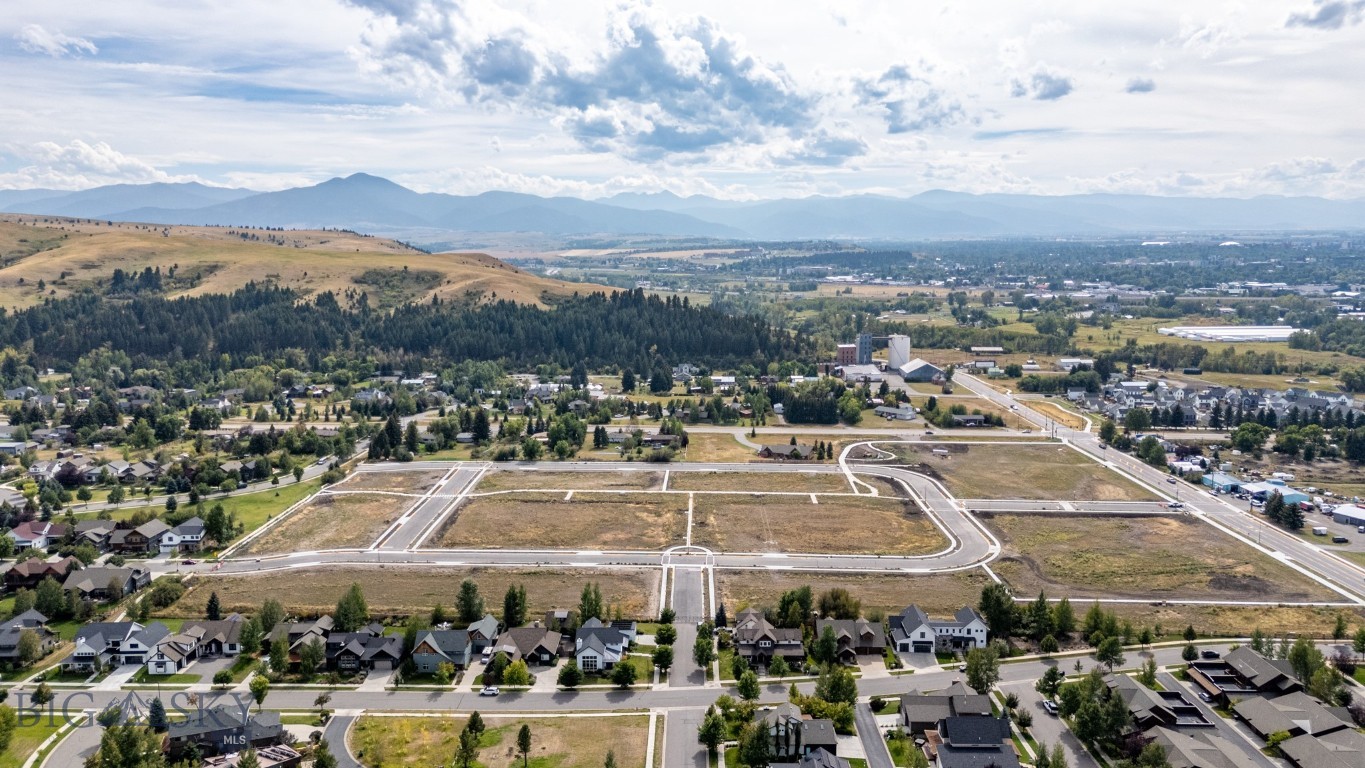 TBD Canyon Gate/Lucy Lane Boulevard