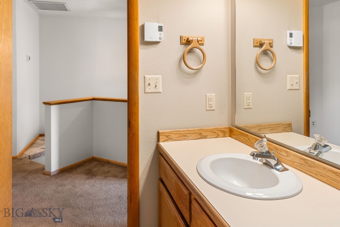 1725 W Koch Street 6