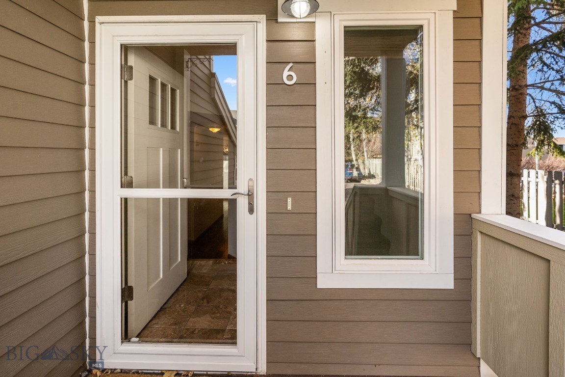 1725 W Koch Street 6