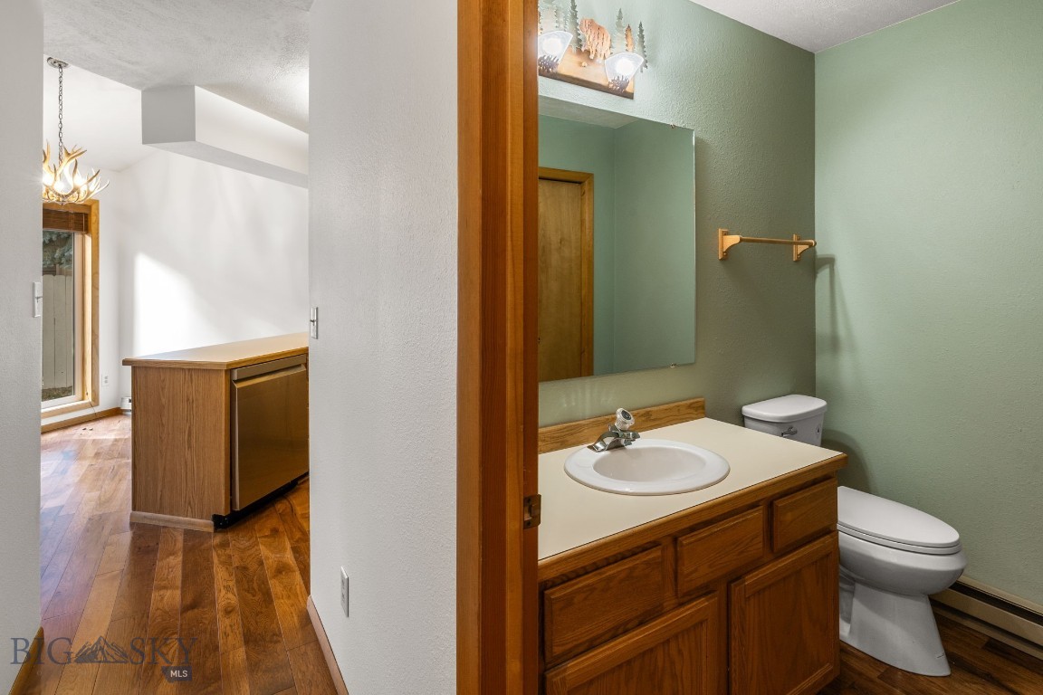 1725 W Koch Street 6