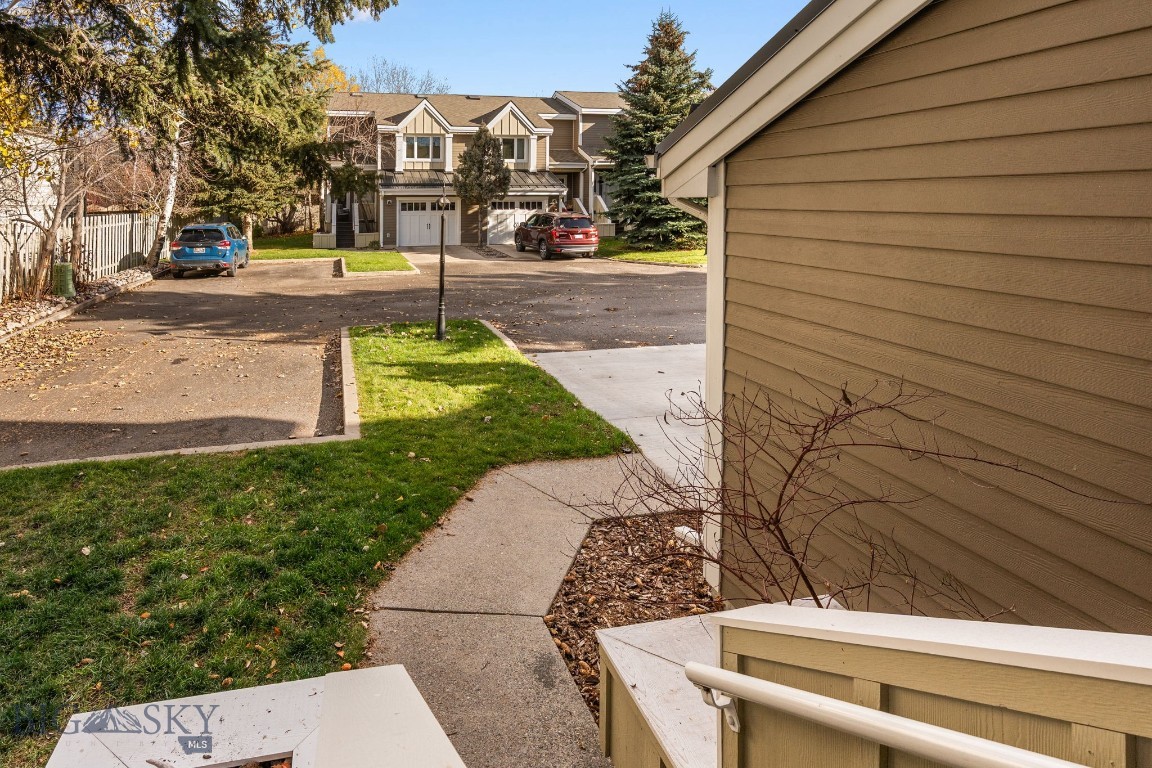 1725 W Koch Street 6