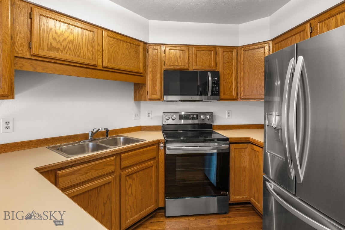 1725 W Koch Street 6