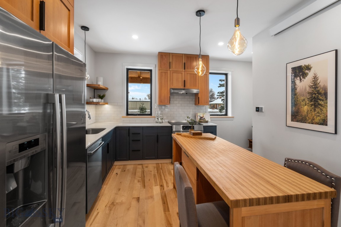 2402 Blue Silos Way
