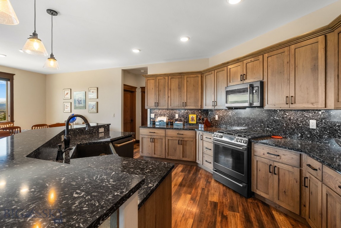 100 Saddle Ridge