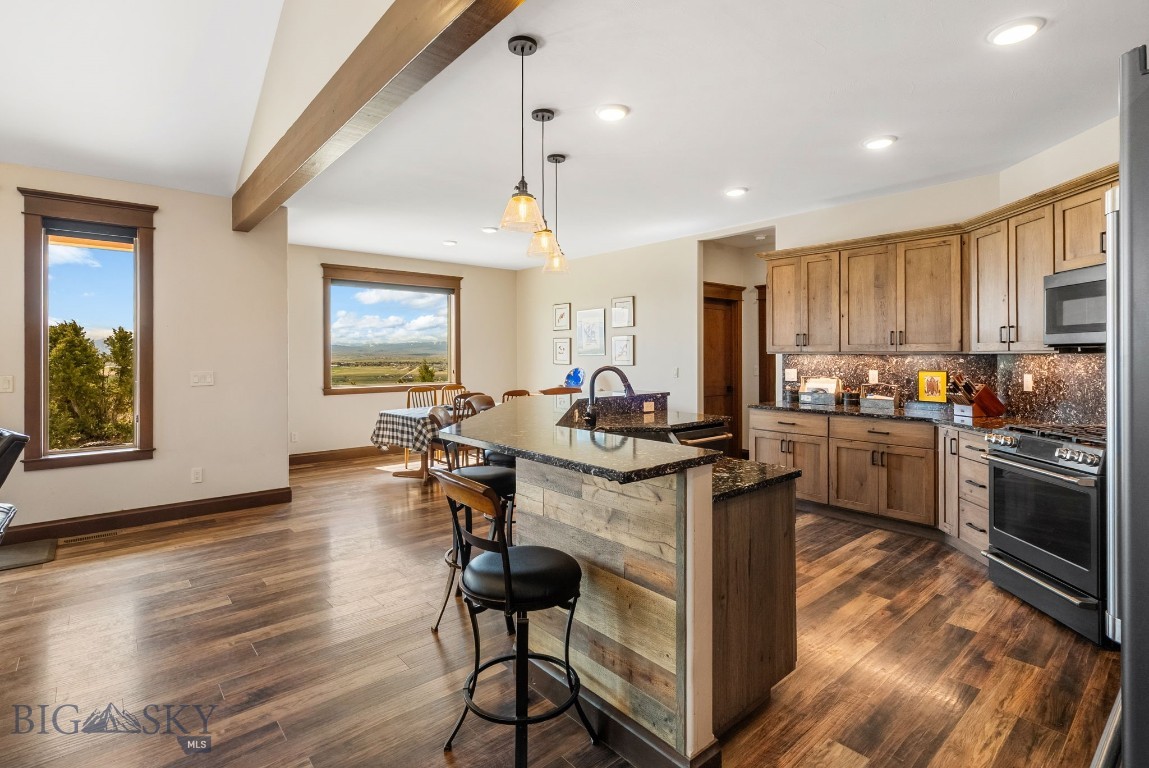 100 Saddle Ridge