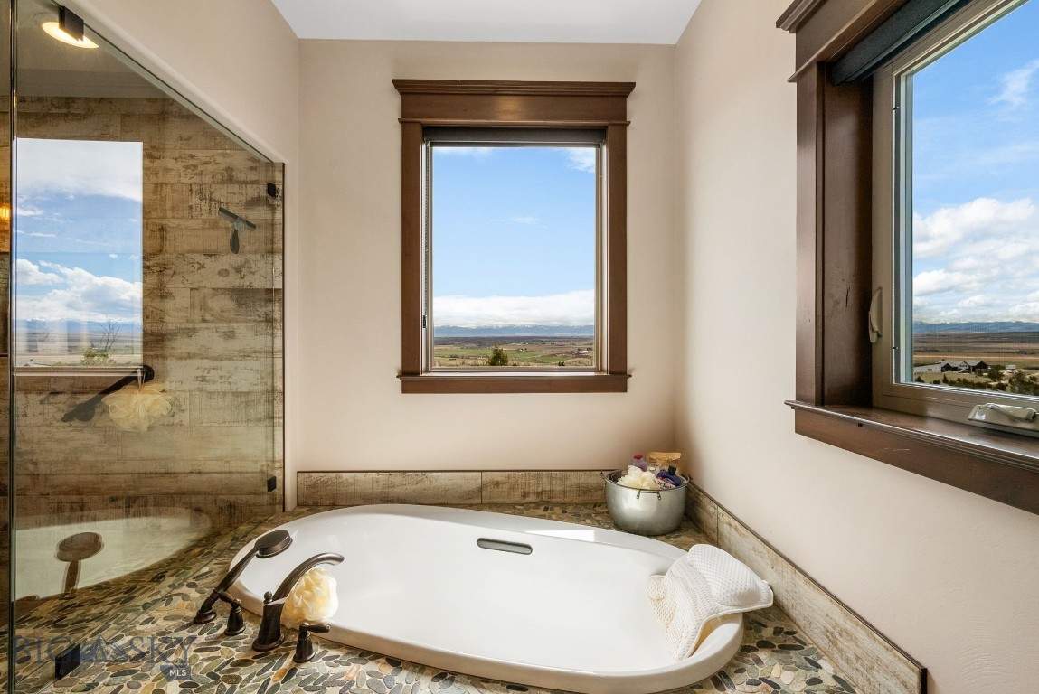 100 Saddle Ridge