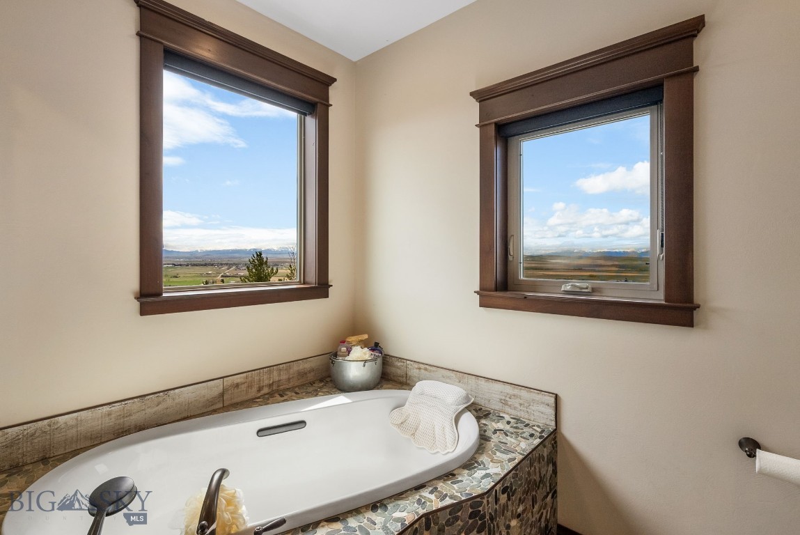 100 Saddle Ridge