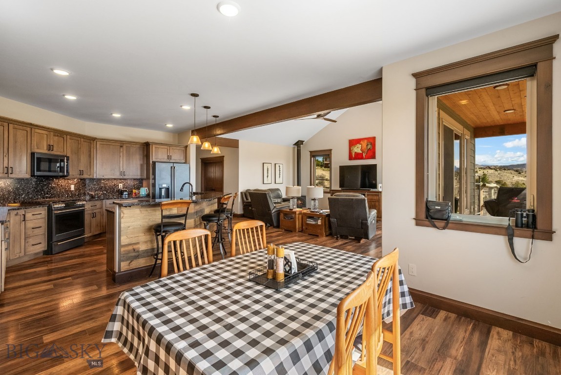 100 Saddle Ridge