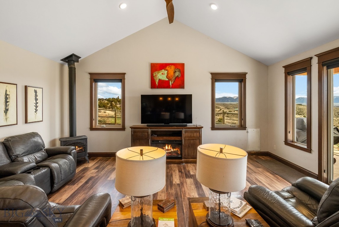 100 Saddle Ridge