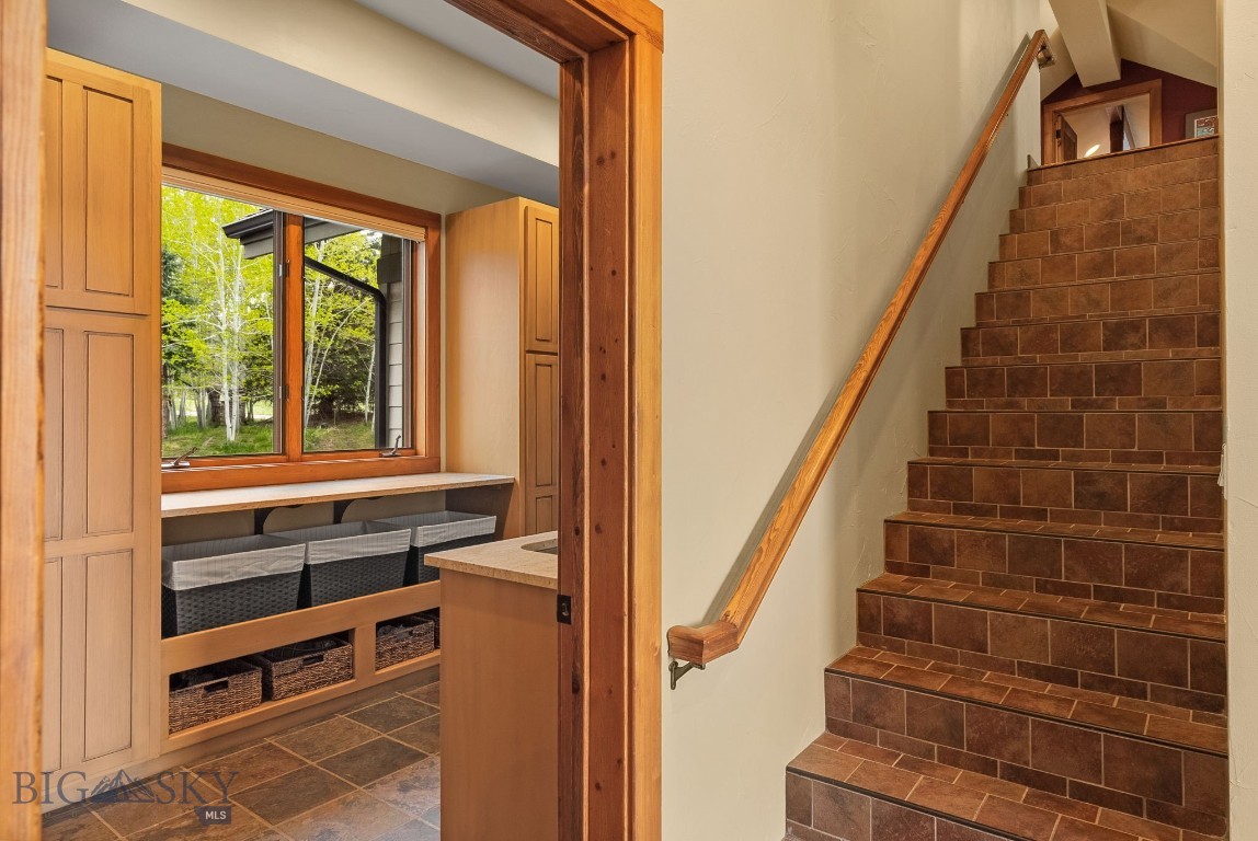334 Sky Crest Drive