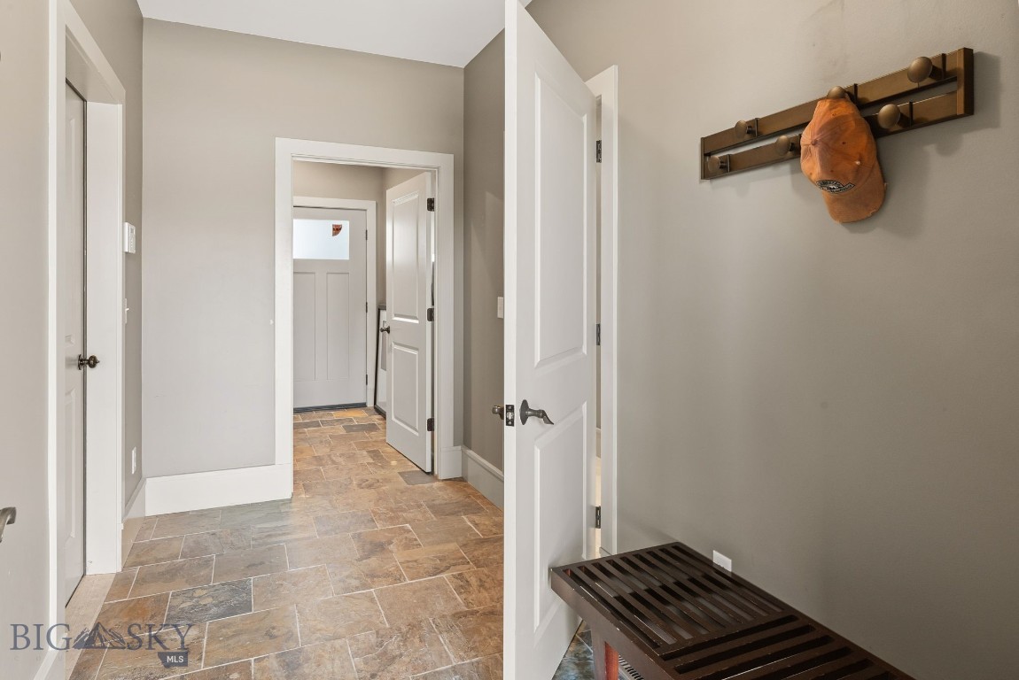 1415 Post Drive