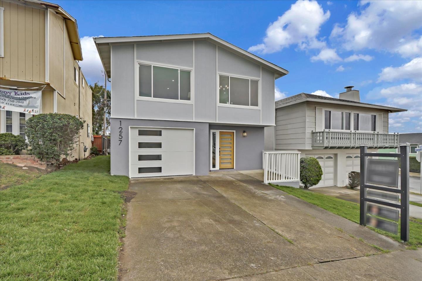 1257 Skyline DR