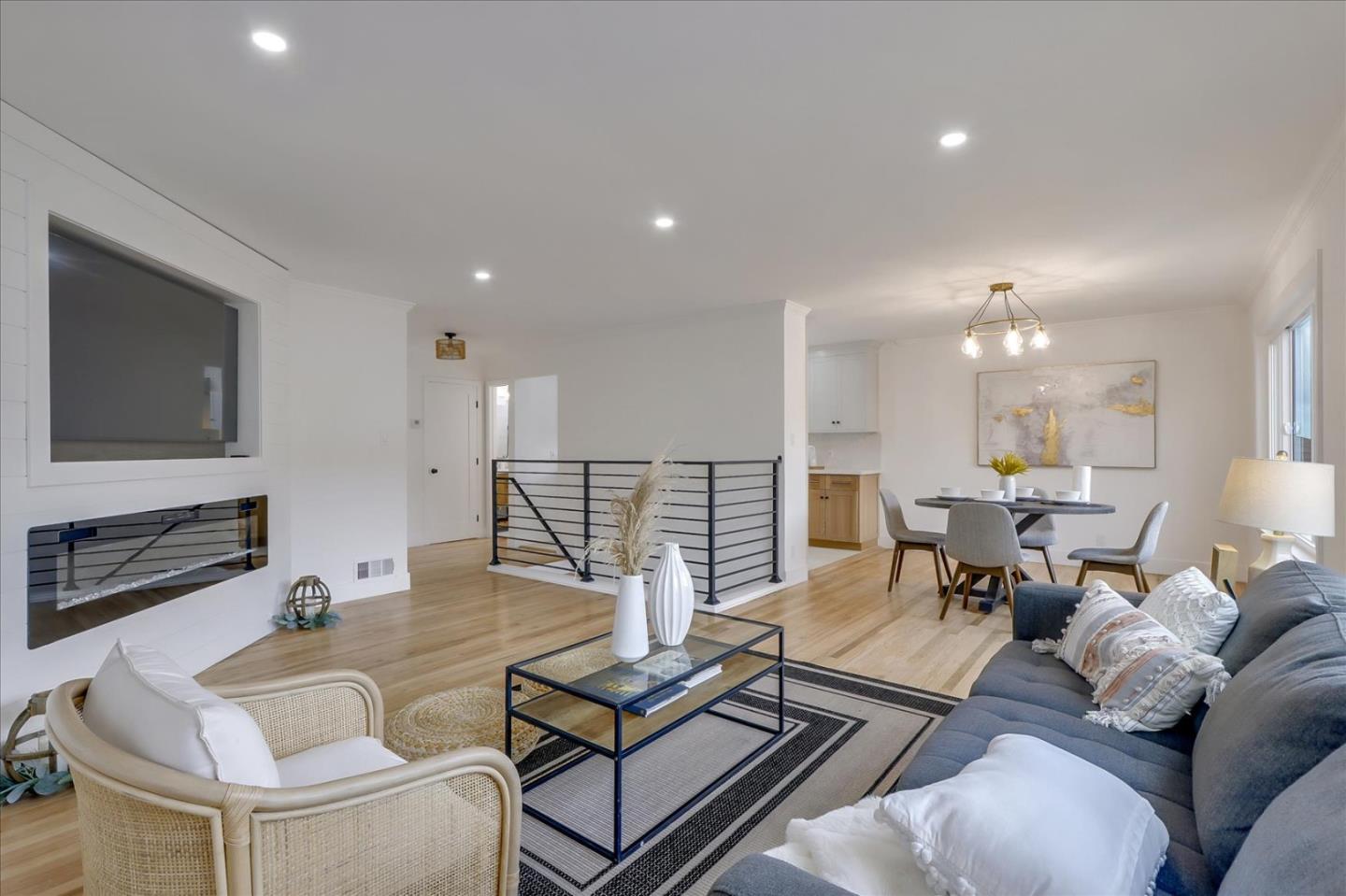 1257 Skyline DR