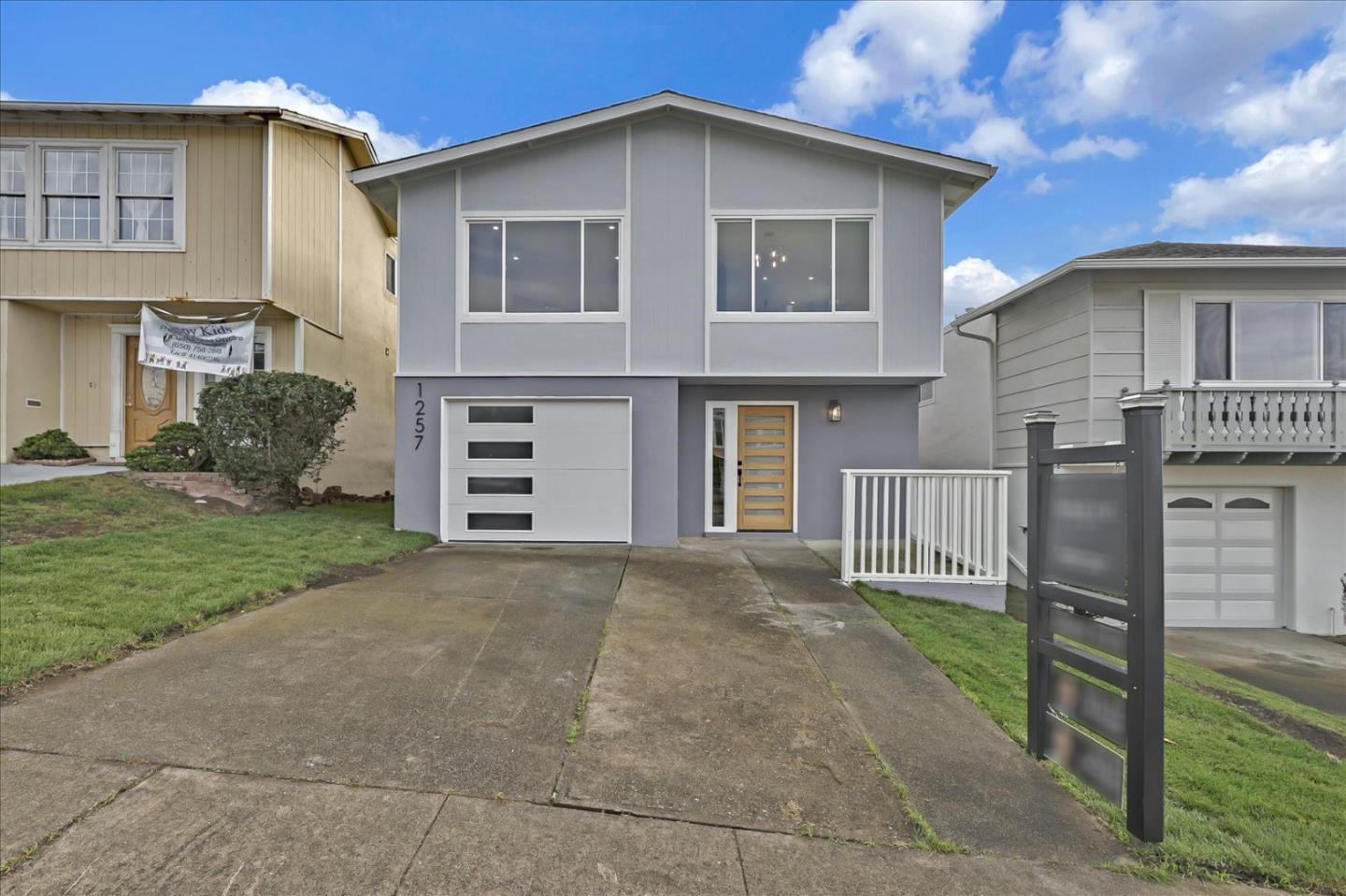 1257 Skyline DR