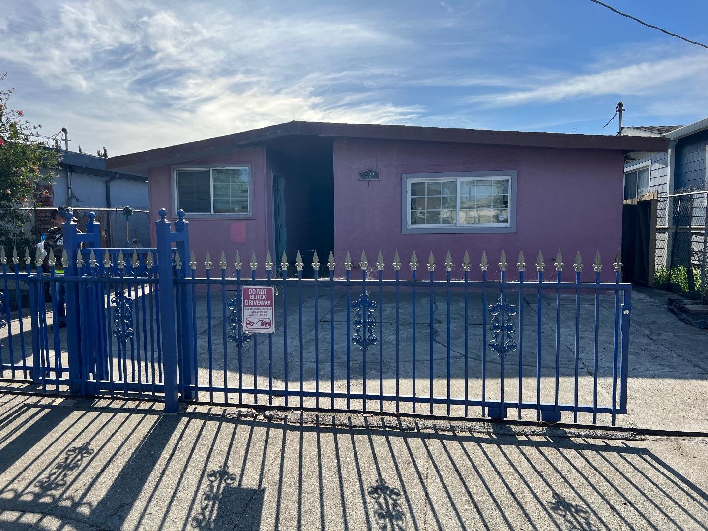 422 Alamo AVE