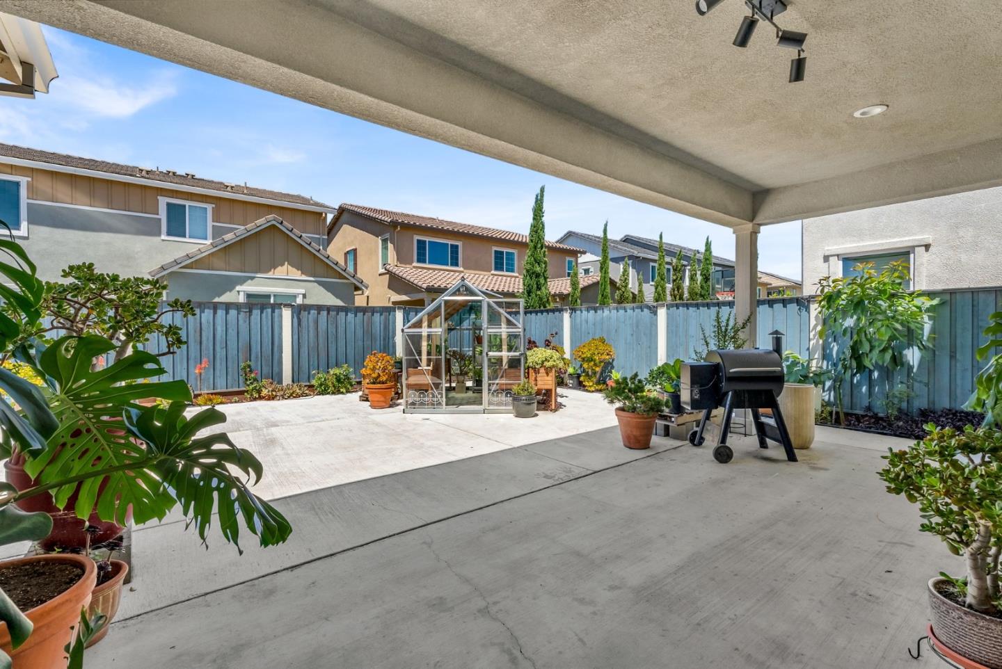 904 Winddrift WAY