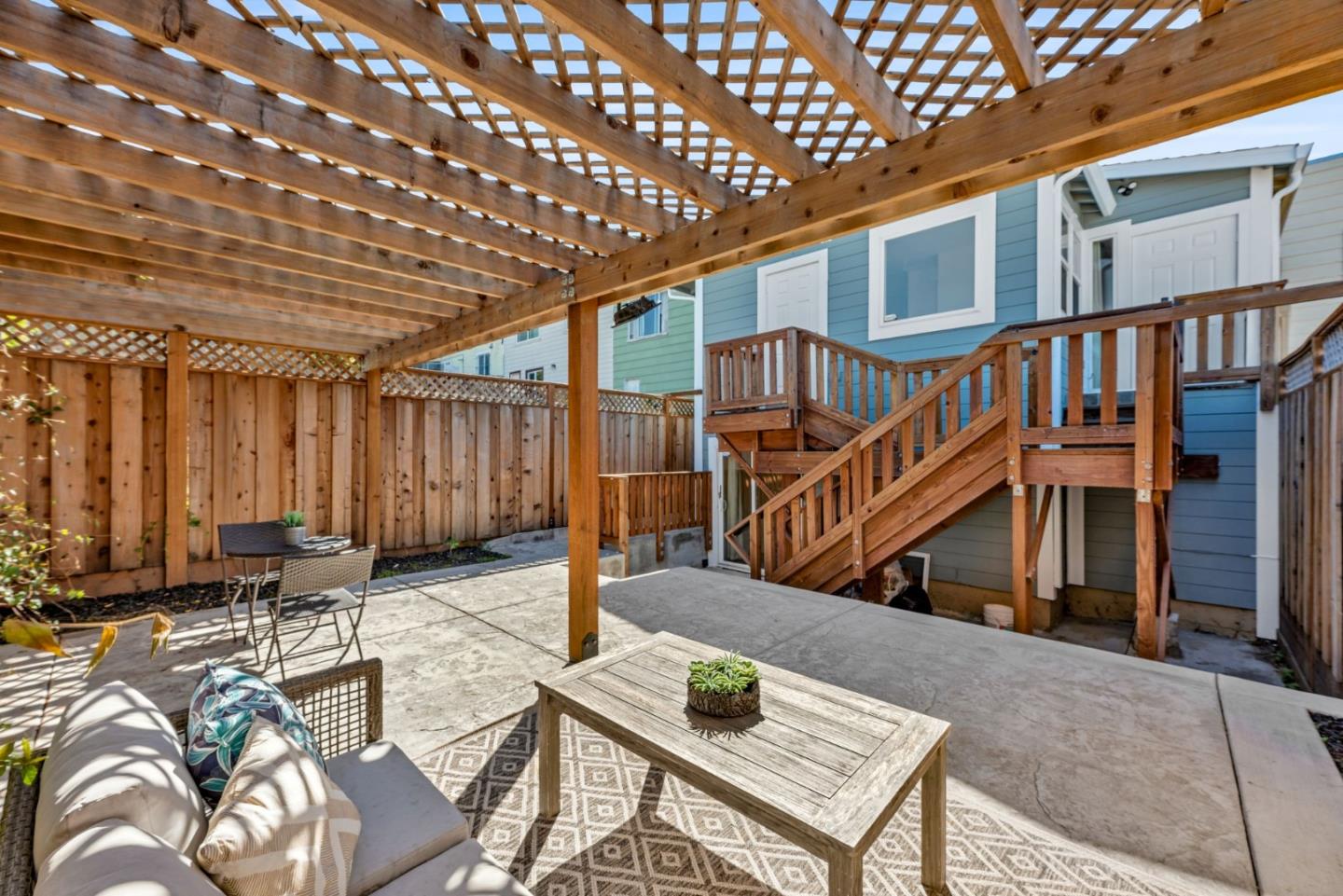 361 Accacia ST