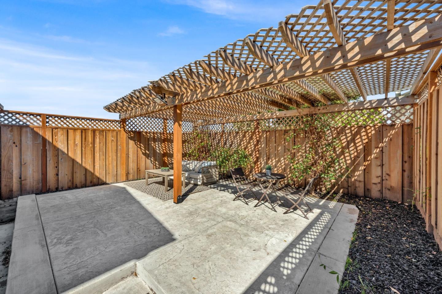 361 Accacia ST
